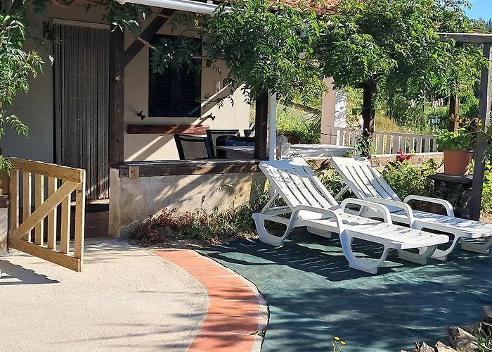 Vale De Garcia Al 5357 Colos (Santarem)